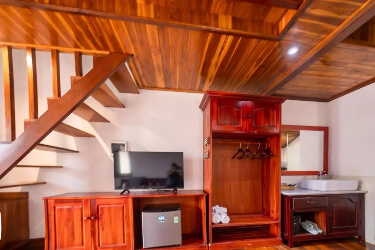 ***  Wisdom Mystery Hotel Luang Prabang Laos